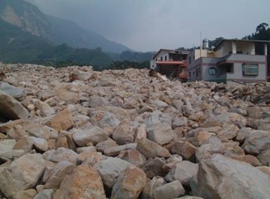礫石型土石流
