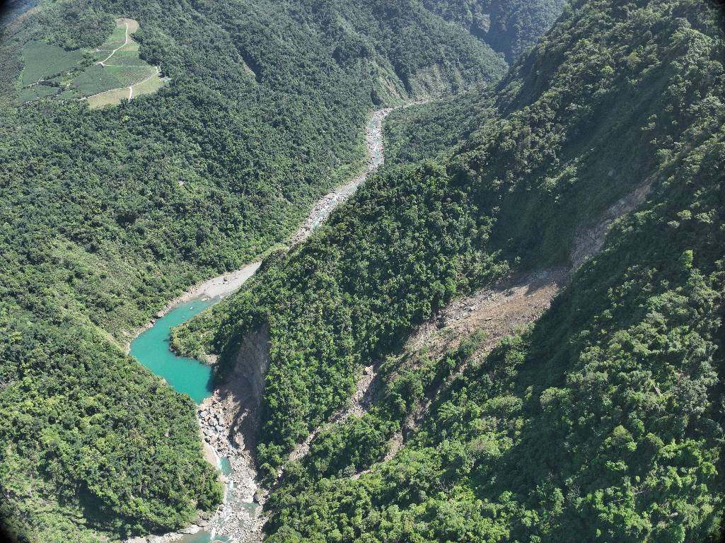 UAV 空拍崩塌區照片