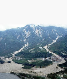 土石流發生地點之坡度大約在15度~30度間為多，而堆積地點之坡度以3度到六度為多。